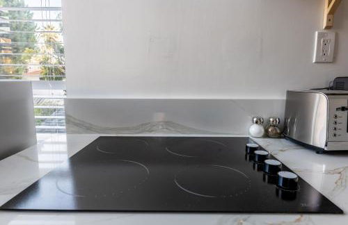 Walking distance to Caltech convention Center Pasadena Landmark room - Photo 9