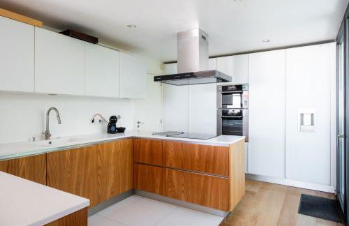 Modern Villa with Sea & River View Pool and Gym. - Foto 23