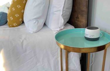 OTR, QUEEN Bed, 50in TV, Workspace, Near Lightrail - Foto 14