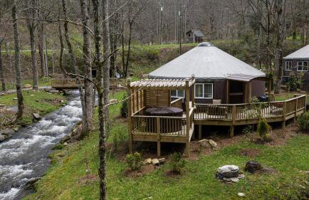 Otter Creek Luxury Yurt - Creekside Glamping with Private Hot Tub - Foto 18