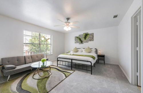 Tranquil 3BR I Free Parking I Workspace - Foto 9