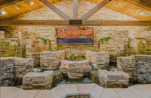 Retreat @ the Hills w/ Pets and Game Room - Foto 39