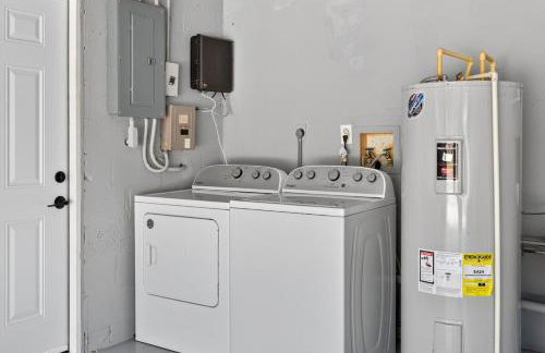 Hot Tub, Heated Pool, Games, Photo-worthy murals! - Foto 34