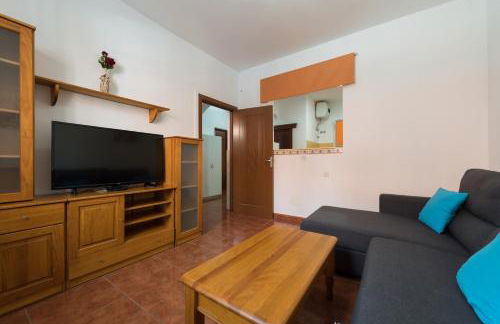 Private Solarium - 2BR House Near the Airport - Foto 14