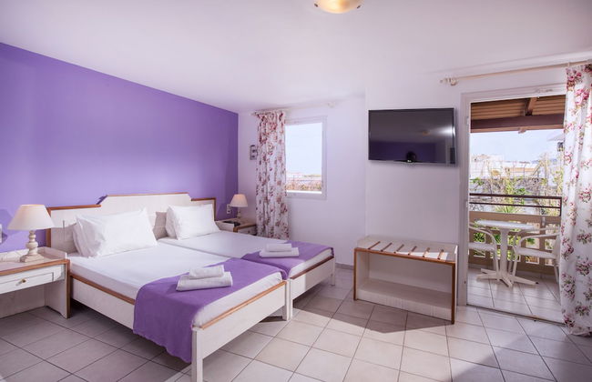 Primavera Beach Hotel - Photo 2