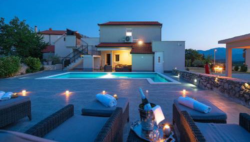 Villa in Ugljane With Private Pool - Foto 2