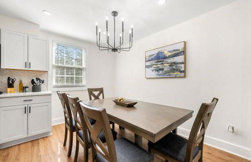 Beautifully Modern Newly-Renovated Cottage in Norcross - Foto 3