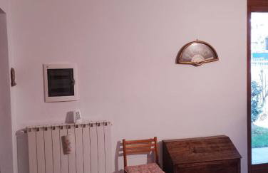 House of Camellias - Ground Floor with Garden - Foto 51