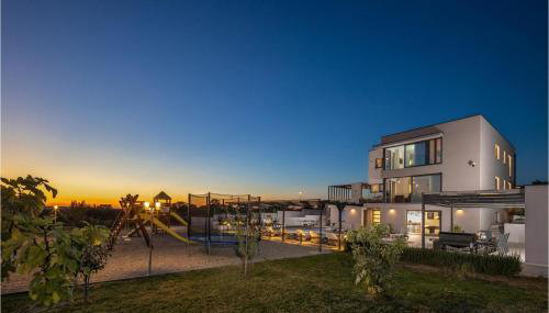 Villa Orijana - Foto 1