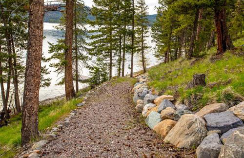 Built 2016 Pristine Lake House for Boating, Remote Work, Hiking and Relaxing - Foto 26