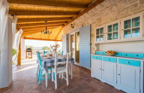 Stone Villa Cara d Oro - Heated Infinity Pool & Views - Photo 16