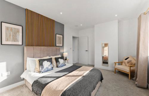 Spacious Modern 2BR - Parking - Workspace Area, Ideal for Contractors & Long Stays - NordStay - Foto 20