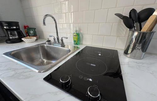 Two Homes - Charming Home and Cozy Bungalow - Foto 8