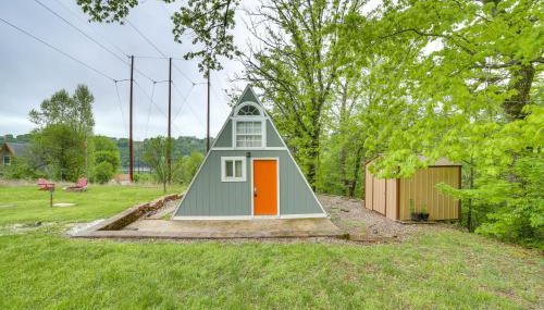 Cozy Cabin w/ Fire Pit: Walk to Lake Taneycomo! - Photo 4