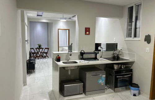 Apartamento espaçoso de 1 quarto em Copacabana - Foto 1