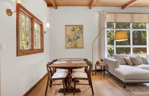 Serene Retreat with Hot Tub - Fire Pit - Deck - Foto 12