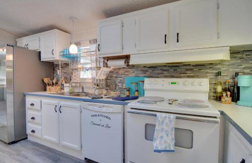 Houghton Lake Area Home with Fire Pit and Yard! - Foto 10