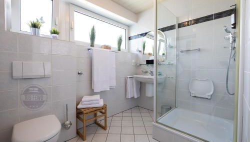 TuS-FeWo#01 - 3 Zimmer Familienwohnung mit WLAN & Netflix - Foto 5, Shower