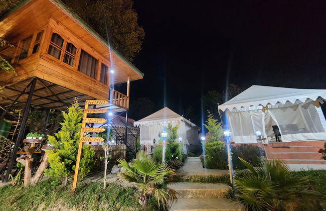 Hollywood Camps and Restaurant Bir - Foto 17