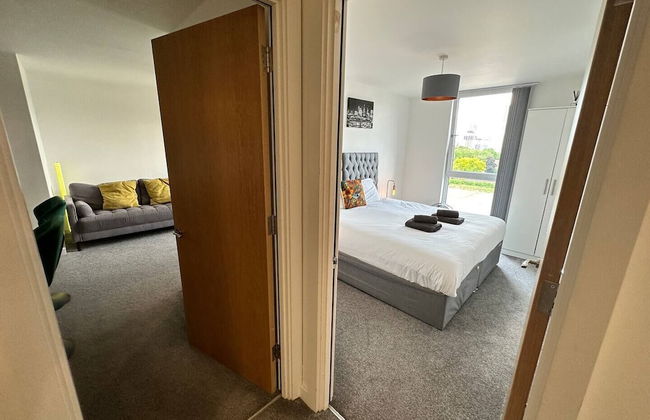 Adelphi Wharf Apartments by Beehosting - Photo 25