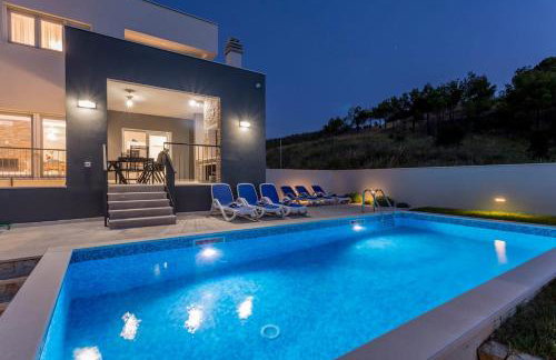 Luxe villa with pool, jacuzzi, and sauna - Foto 30