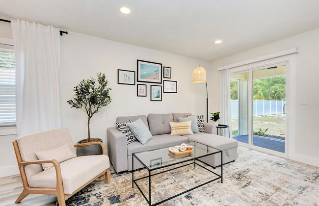 Charming Florida Beach Home w King Bed Patio - Photo 22