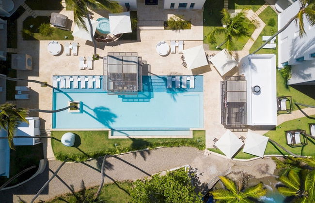 Outstanding 1 Bedroom Apartment Pool View B - Photo 20