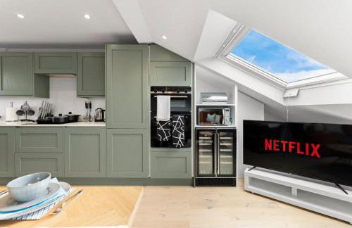 Stunning 4 Bedroom Abode in Zone 1 - Balcony - Sleeps 9 - Foto 11