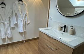 Parenthèse sous les toits - suite cosy avec jacuzzi - hypercentre - Foto 7