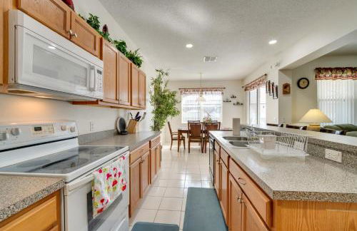 22 Mi to Disney Kissimmee Home with Pool and Hot Tub - Foto 3