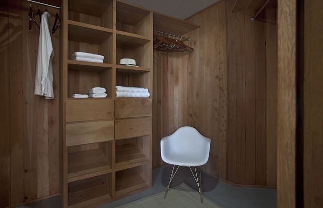 Ultravioleta Boutique Residences - Photo 29