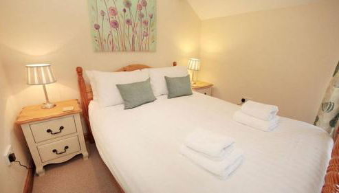 3 Bed Cottage - Parking - Ideal for Work Trips - Photo 3