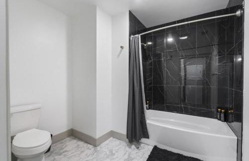 Cozy City Charm - Spacious, Parking, Balcony, Gym - Foto 27