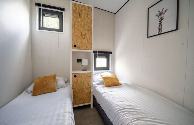 Modern Chalet by the River Maas - Photo 3