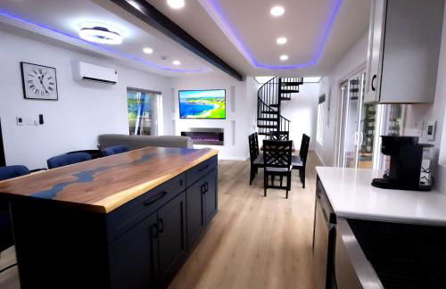 Unique 3-bed Lakefront Container Home - Foto 24