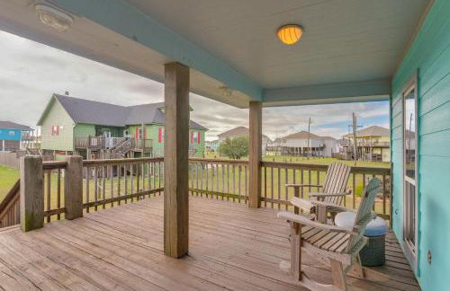 Steps to Sea! Crystal Beach Home with Furnished Deck - Foto 19