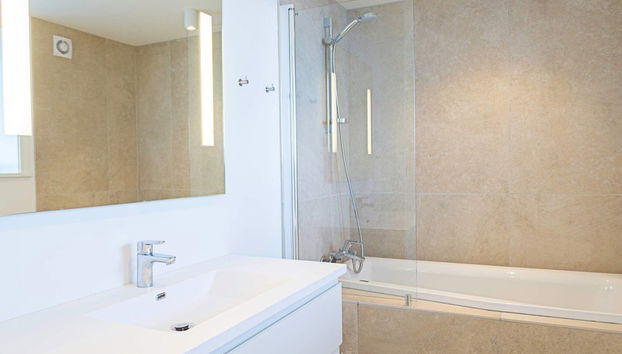 6 Person Holiday Home in Allinge - Foto 4, Baño