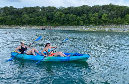 Luxury Lake House w/ Heated Pool & Multiple Spas - Foto 51