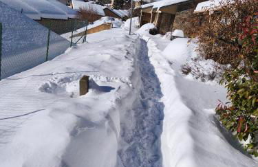 LES FONTANILLES odeillo chalet 60 WIFI & PARKING gratuit exposé plein sud & plein pied , draps & serviettes de toilettes non inclus, sabanas y toallas no incluidos - Foto 3