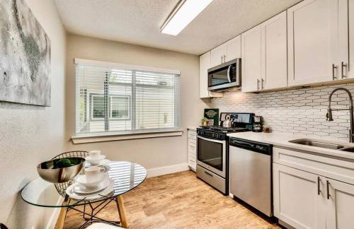 Global Cup Love for Dallas - Close to Deep Ellum & AAC - Foto 28