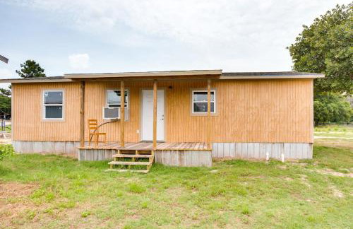 Thackerville Getaway with Porch - Near WinStar! - Foto 26