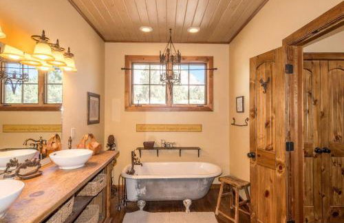 Stunning Mountainside Cabin Rental with a View Nestled in the Heart of the Colorado Rockies - Foto 25