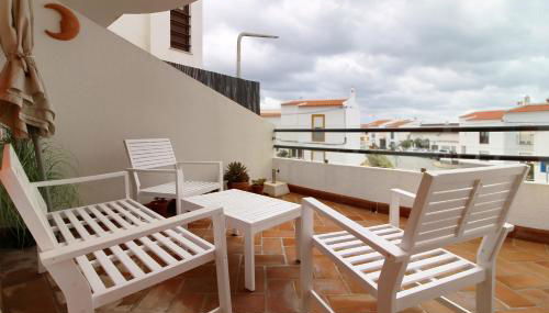 Safira T2 com terraço - Foto 4