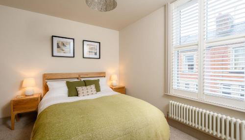 Stylish 3BR Townhouse Sleeps 6 Near City Centre - Foto 5