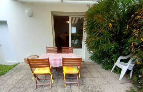 Petite maison proche plage à Penvins, idéale pour familles - FR-1-639-134 - Foto 8