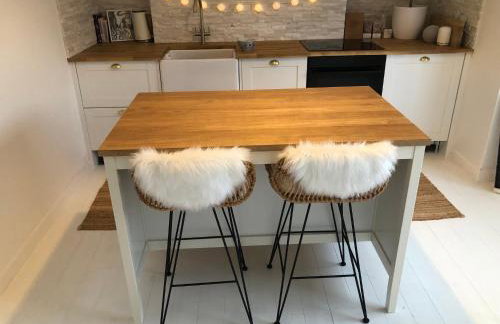 Entire Apartment in Pretty Coastal Village - Foto 5