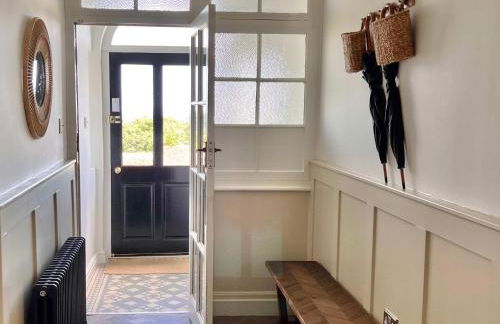 Luxurious Manor House with Sea Views - Sleeps 10 - Photo 39