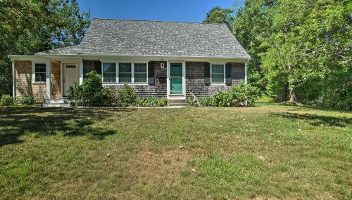 Near Beaches and Dtwn Falmouth Family Home with Deck - Foto 3