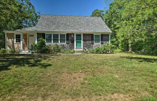Near Beaches and Dtwn Falmouth Family Home with Deck - Foto 3