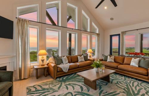 Luxury Beachfront l Private Hot Tub, Pool, & 2 Arcade Games - Foto 17